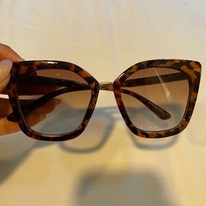 Leopard print sunglasses